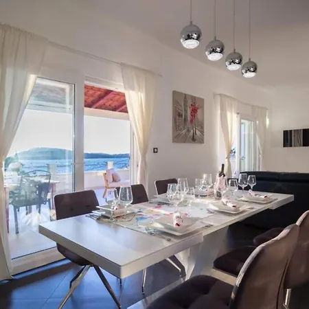 Luxury By The Sea With Heated Pool Razanj