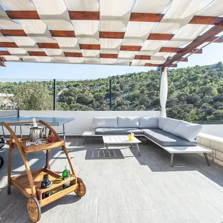 Luxury By The Sea With Heated Pool * Razanj