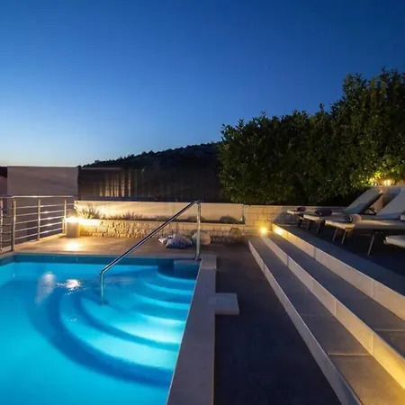 Luxury By The Sea With Heated Pool * Razanj